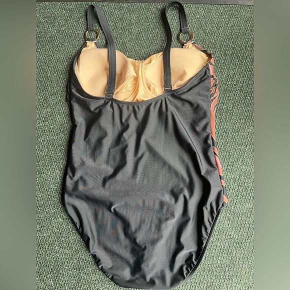 CAROL WIOR / animal print and black swimsuit / 18W - Picture 5 of 11